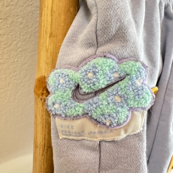 Nike Sportswear Project Uphoria Women's Hoodie and Shorts Set - Picture 10 of 12